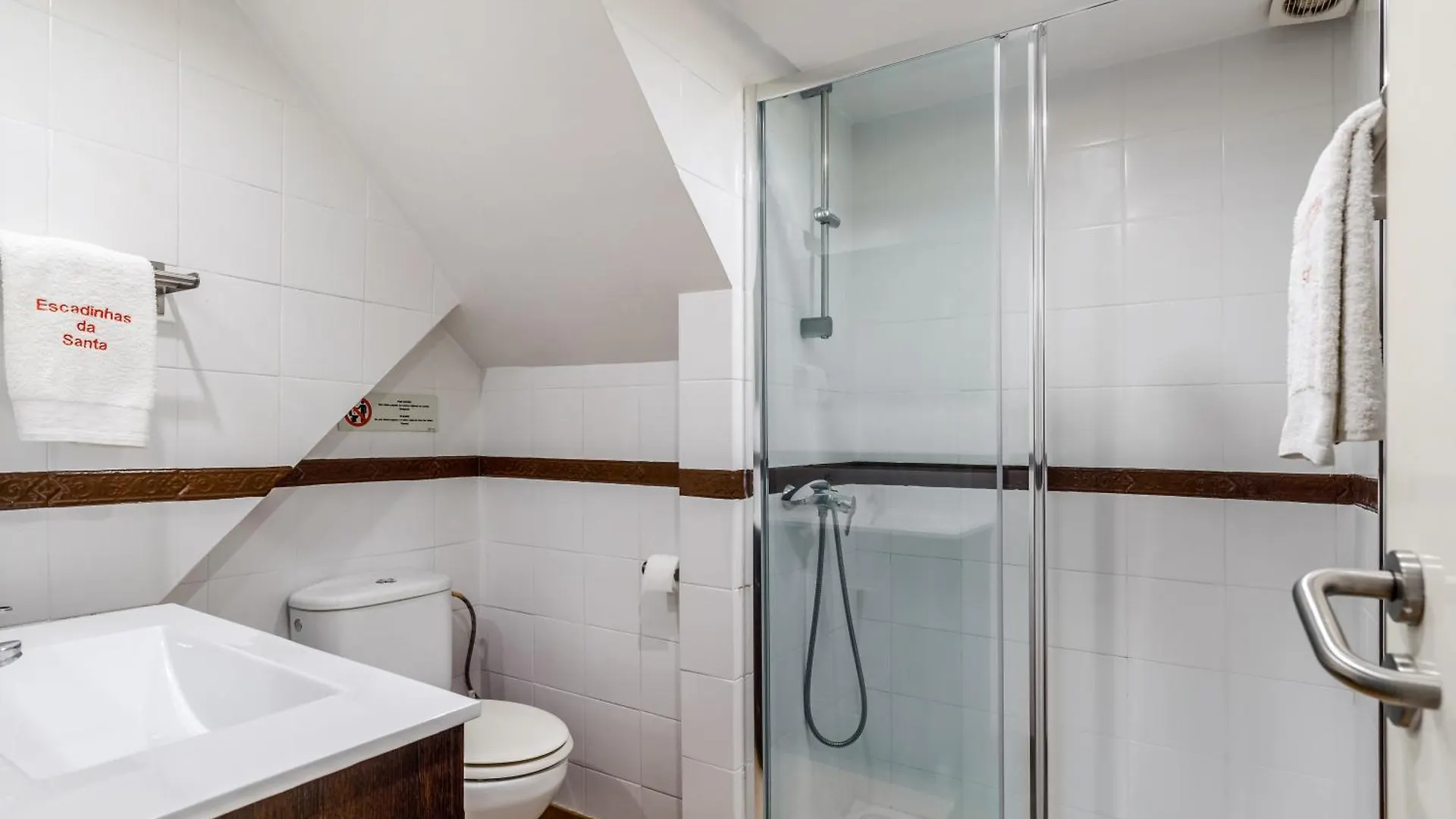 Escadinhas Da Santa Apartment 리스본 0*,  포르투갈